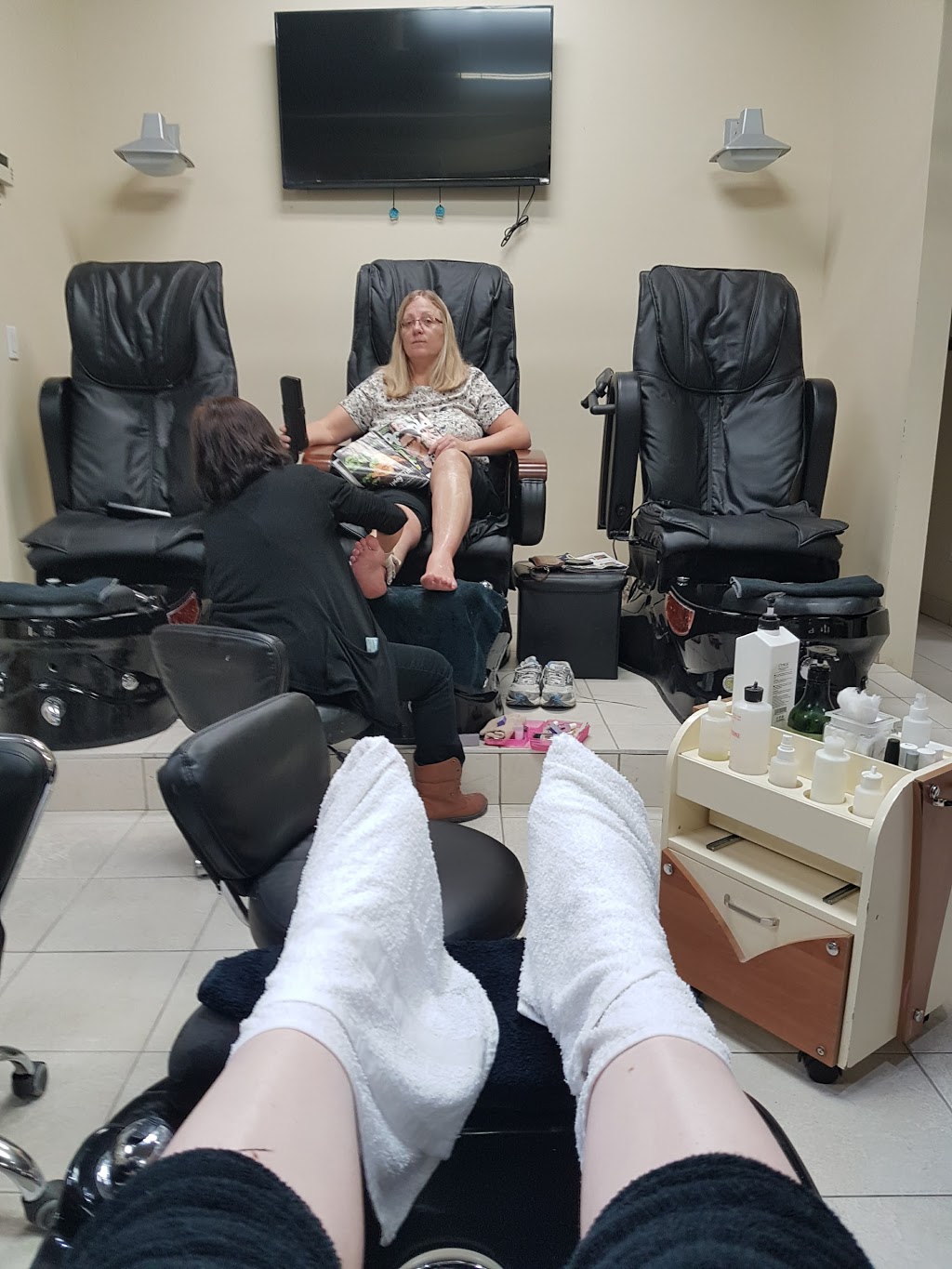 Orchid Nails Spa | 3435 Eglinton Ave W, Mississauga, ON L5M 7Z5, Canada | Phone: (905) 369-0326