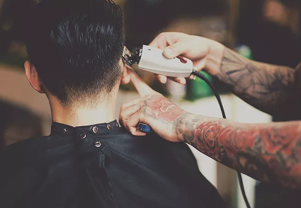 Coiffure LHomme qui a vu lours | 1679 Rue Sherbrooke, Magog, QC J1X 2T5, Canada | Phone: (819) 674-3617