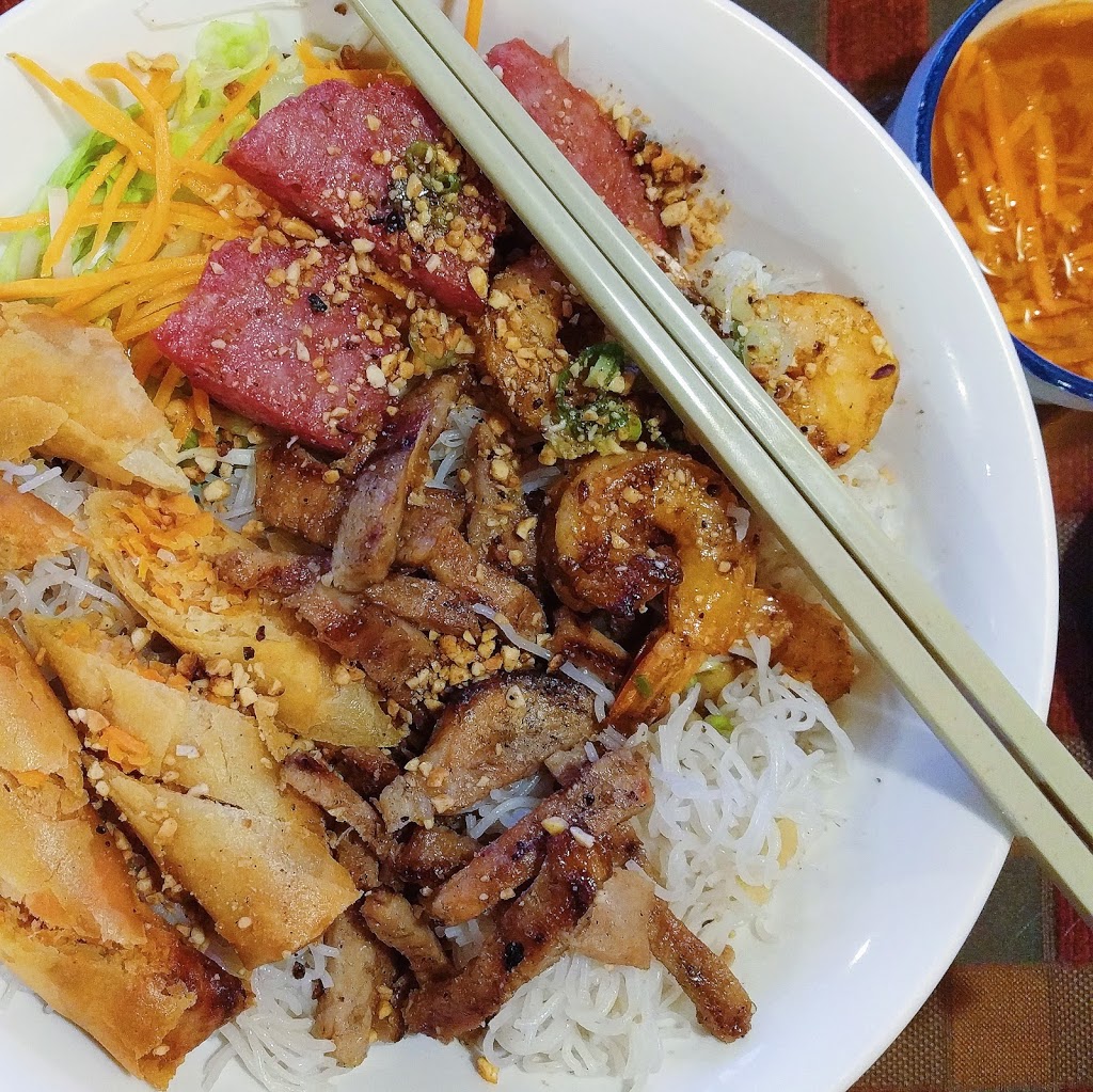 Saigon Red Sky | 176 Bedford Dr NE suite 9, Calgary, AB T3K 2M9, Canada | Phone: (403) 265-8668