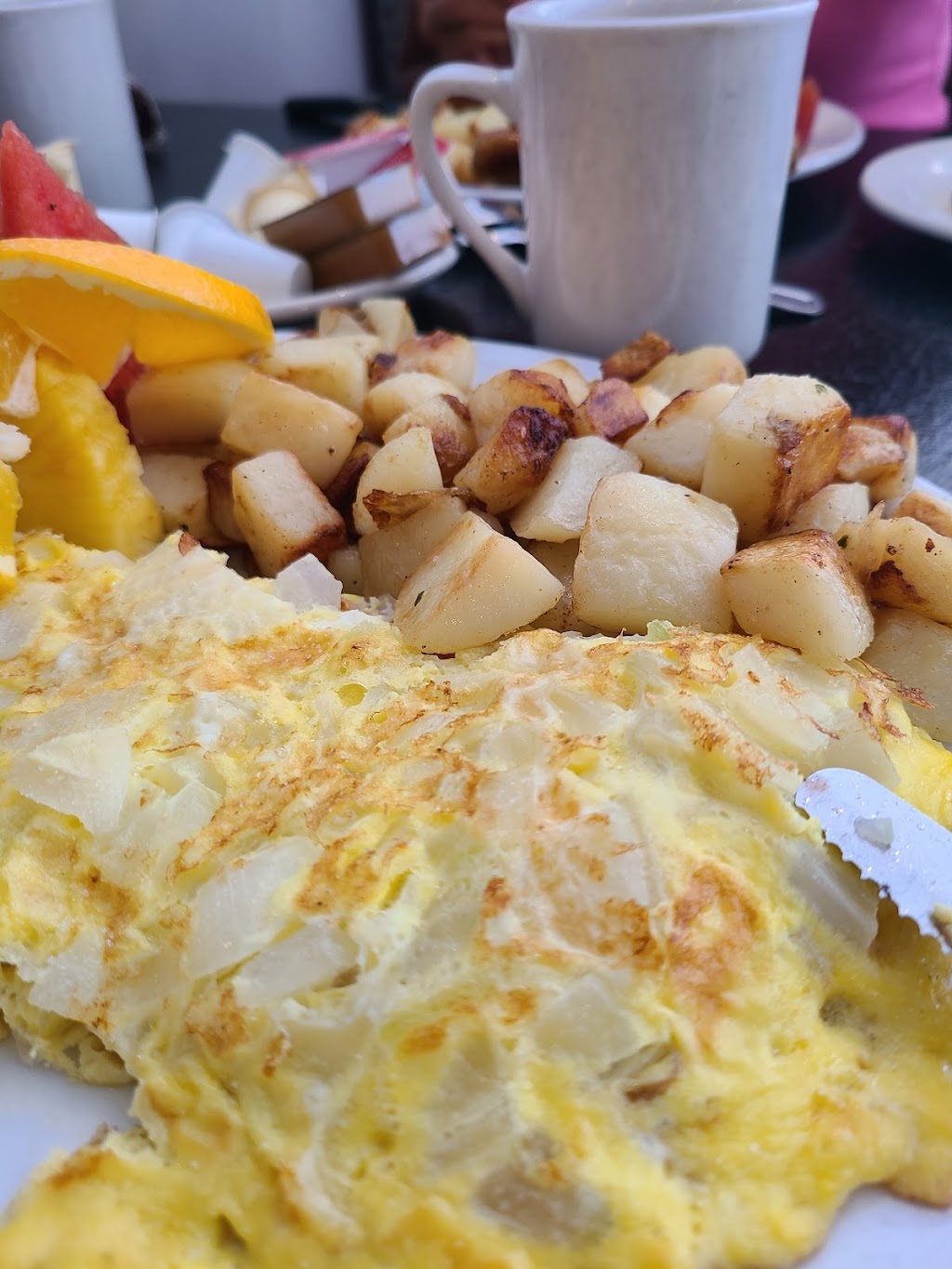 Fontenelle Diner | 55 Montréal Rd, Vanier, ON K1L 6E8, Canada | Phone: (613) 749-0332