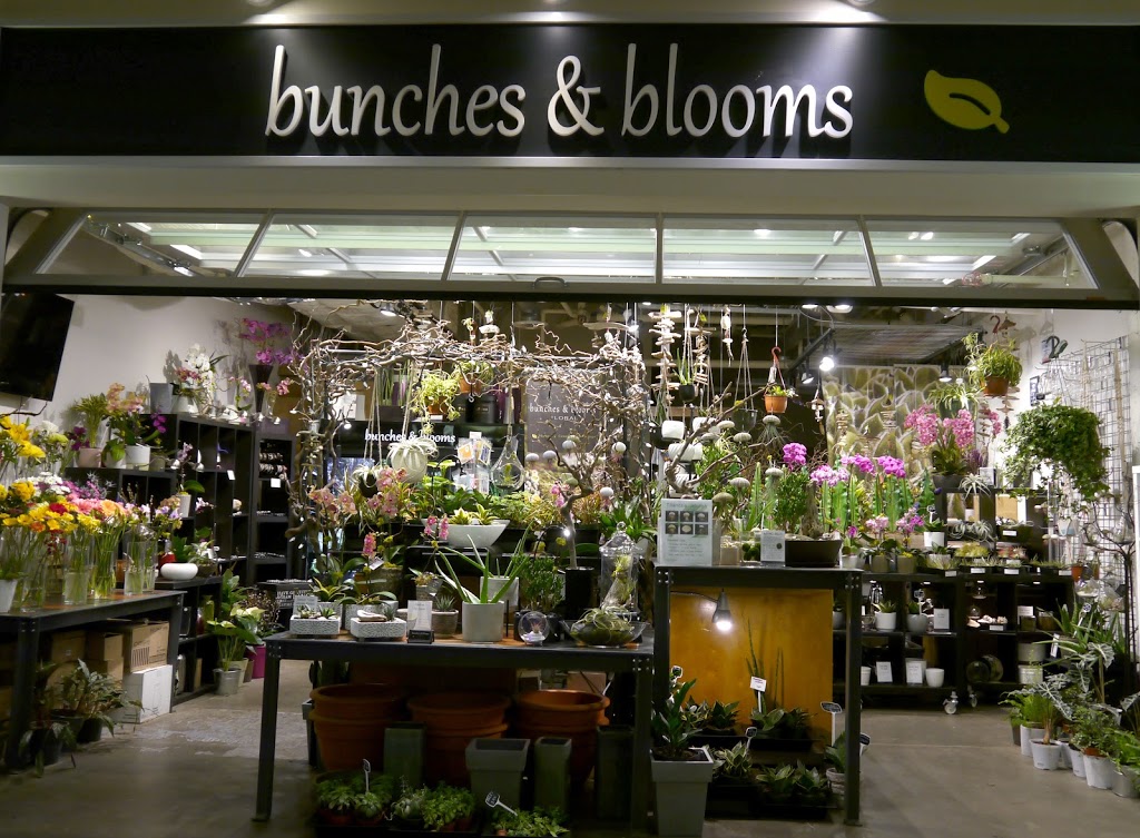 Bunches & Blooms Floral | 810 Quayside Dr #108, New Westminster, BC V3M 6B9, Canada | Phone: (604) 544-0996