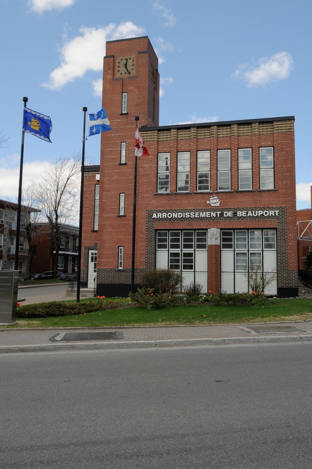 Beauport District Office | 10 Rue Hugues-Pommier, Québec, QC G1E 4T9, Canada | Phone: (418) 641-6311