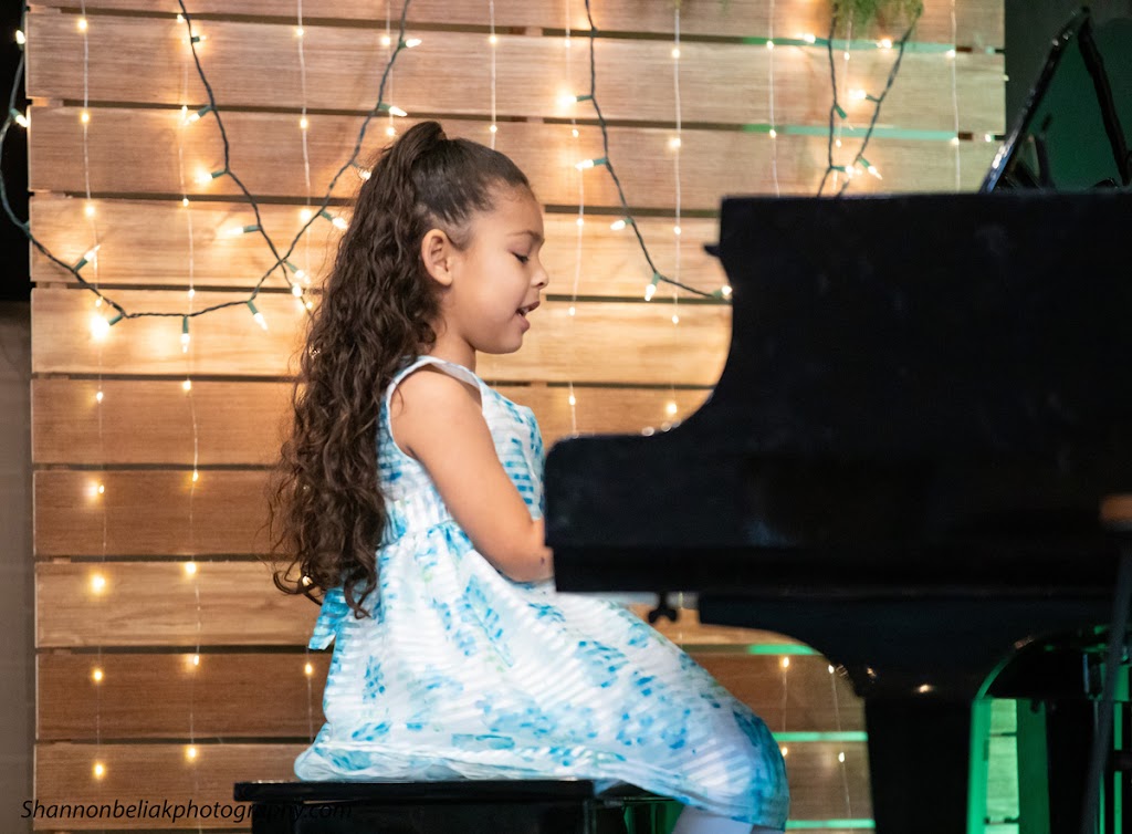 Suzies Music Studio | Piano & Voice Lessons | 250 Union Ave, Komoka, ON N0L 1R0, Canada | Phone: (226) 926-2876