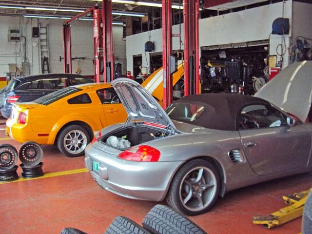 Peters Auto Centre Ltd | 1200 Victoria St N, Kitchener, ON N2B 3C9, Canada | Phone: (519) 578-4533