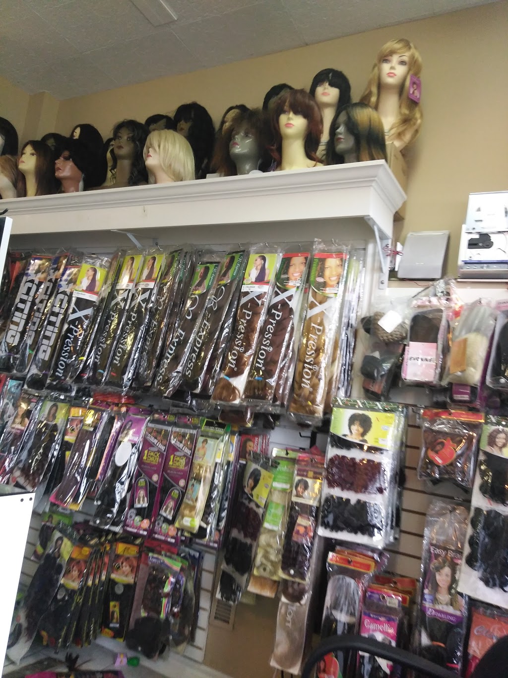 Graces Braiding & Hair ExtensGraceions | 550 Northmount Dr NW, Calgary, AB T2K 3J2, Canada | Phone: (403) 295-7459