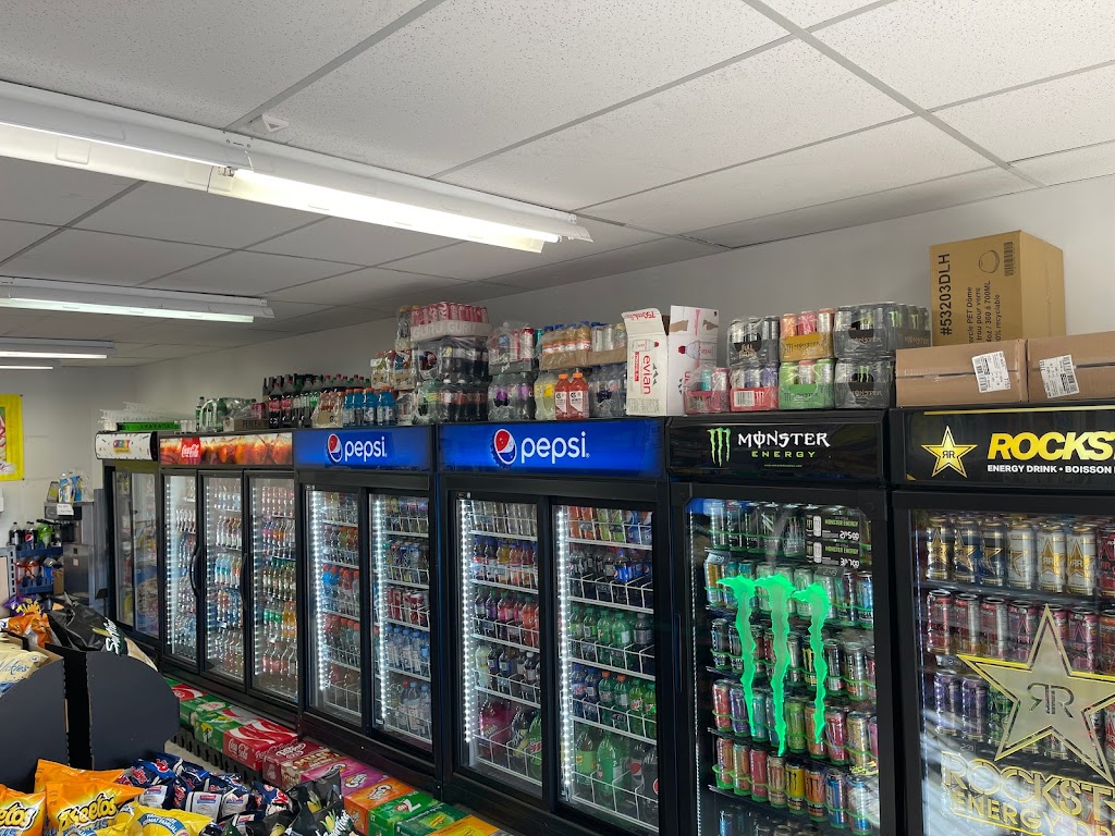 Lucky R convenient | 375 Épinettes Ave unit 2, Orléans, ON K1E 3E6, Canada | Phone: (613) 590-0670