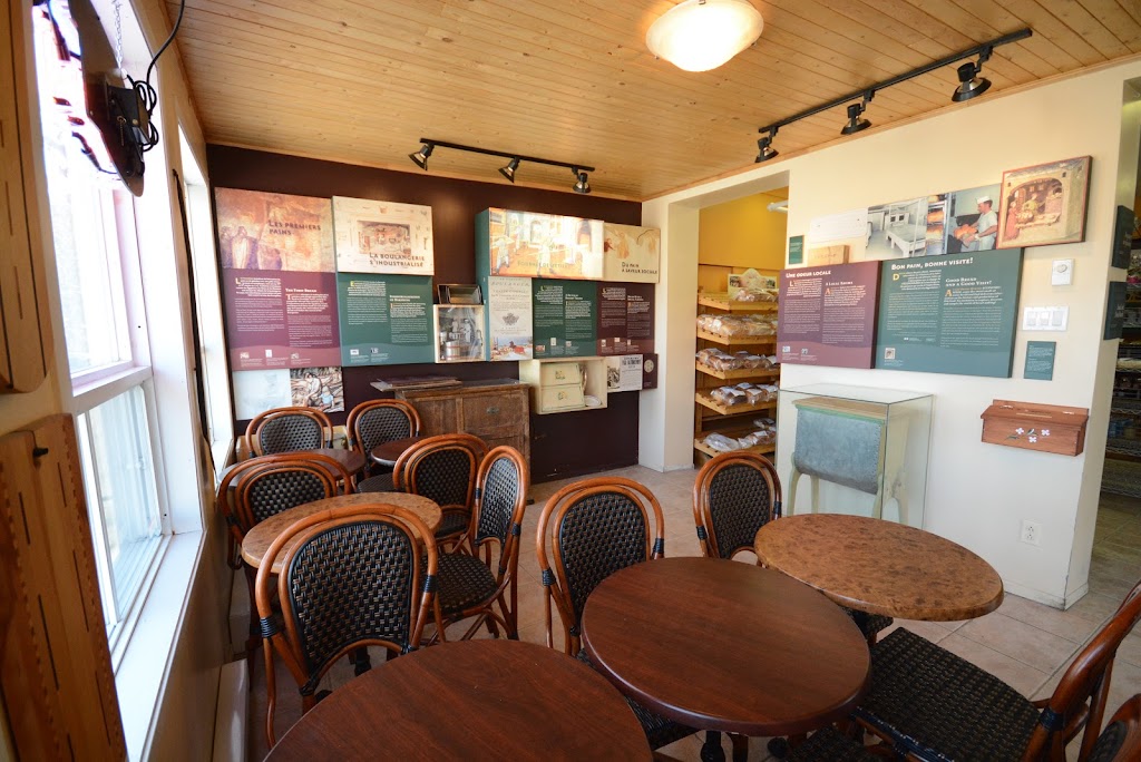 Boulangerie Perron De Roberval Inc | 637 Bd St Joseph, Roberval, QC G8H 2L1, Canada | Phone: (418) 275-1234