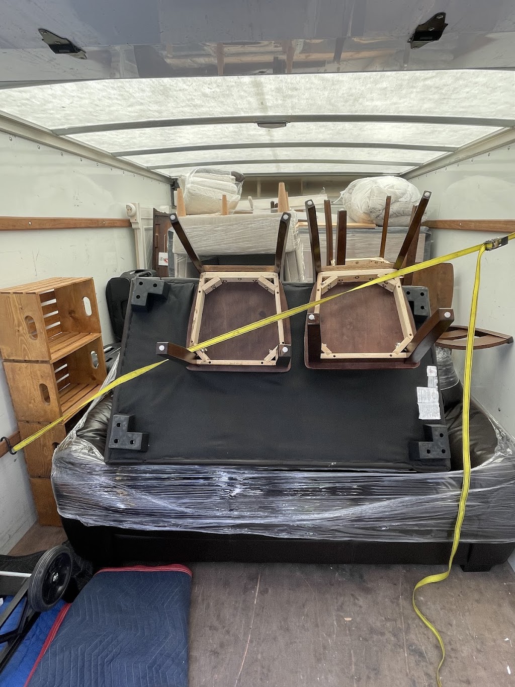 Nairi Moving | 135 Antibes Dr #1401, North York, ON M2R 2Z1, Canada | Phone: (416) 700-3270