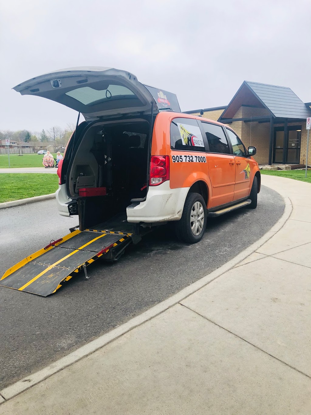 GRAND TAXI | 187 King St, Welland, ON L3B 3J5, Canada | Phone: (905) 732-7000