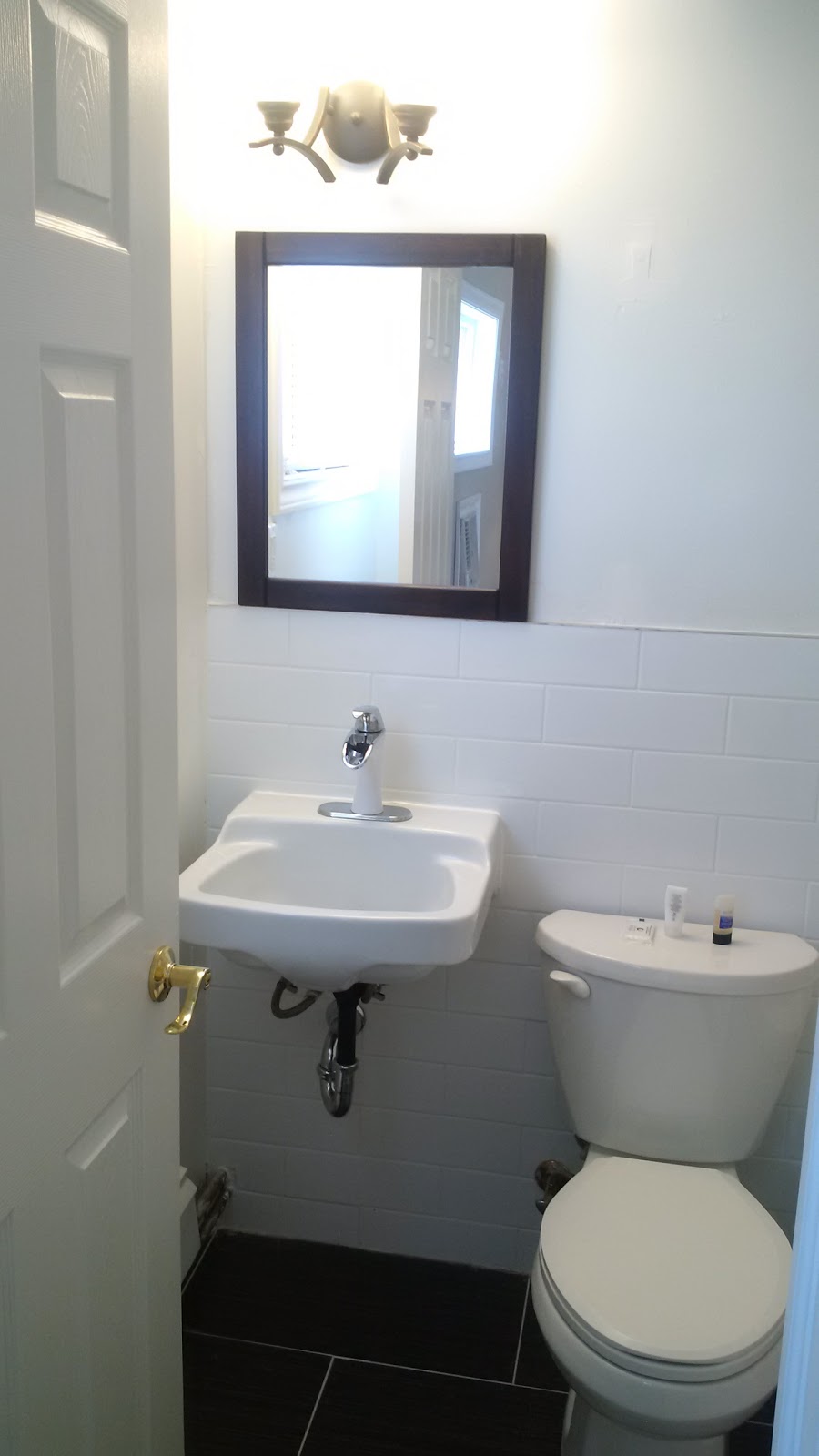 The Highlander Inn | 6179 Lundys Ln, Niagara Falls, ON L2G 1T4, Canada | Phone: (289) 296-1115