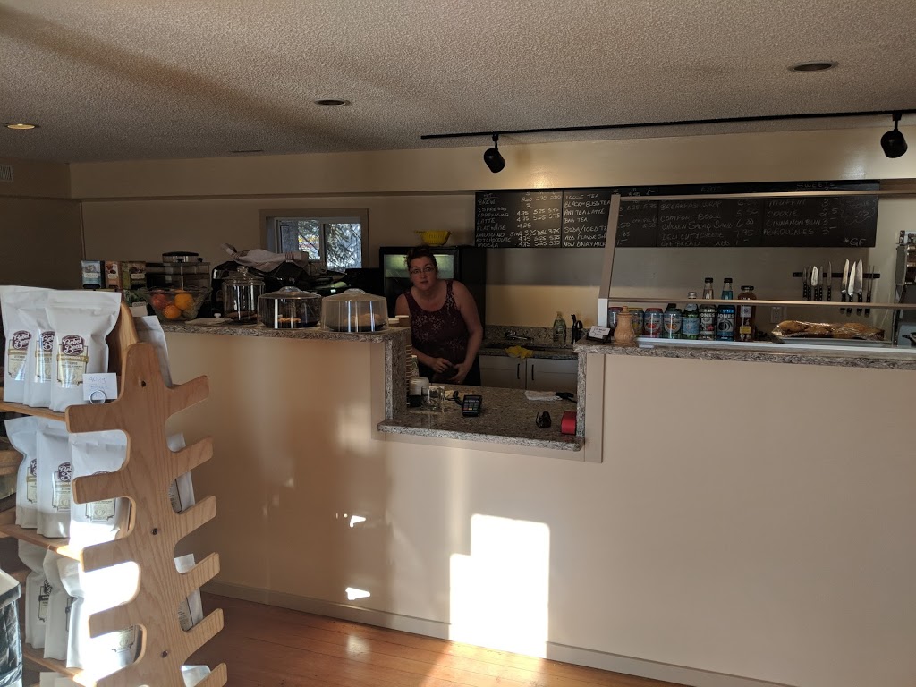 Little Apple Café And Bakeshop | 140 Morrison Rd, Longview, AB T0L 1H0, Canada | Phone: (403) 558-0068