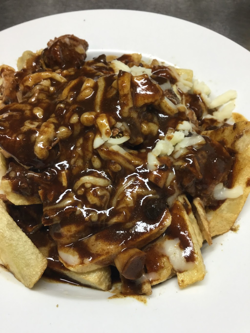 Vic Caters & Bakery | 2920 Headon Forest Dr, Burlington, ON L7M 4H1, Canada | Phone: (905) 802-7004