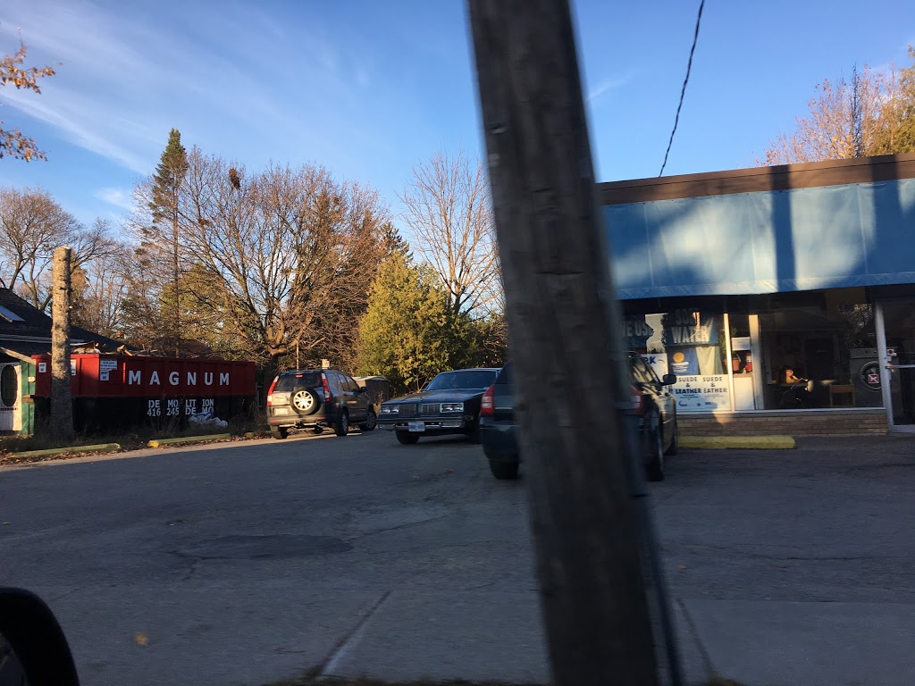 Golden Coin Laundromat | 165 Edinburgh Rd N, Guelph, ON N1H 5R6, Canada | Phone: (519) 823-8789