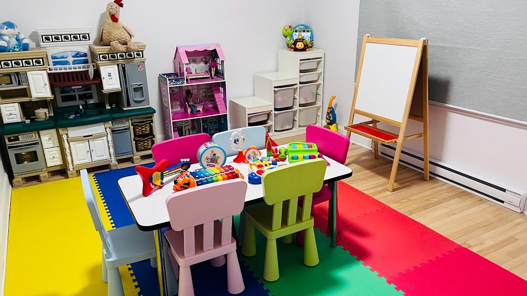 Subsidized Loving Care Home Daycare | 7493 Chem. Baily, Côte Saint-Luc, QC H4W 1M5, Canada | Phone: (514) 226-4490