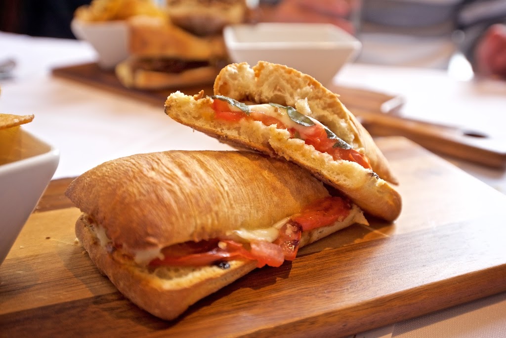 Bickford Bistro | 201 Guildwood Pkwy, Scarborough, ON M1E 1P5, Canada | Phone: (416) 260-4942