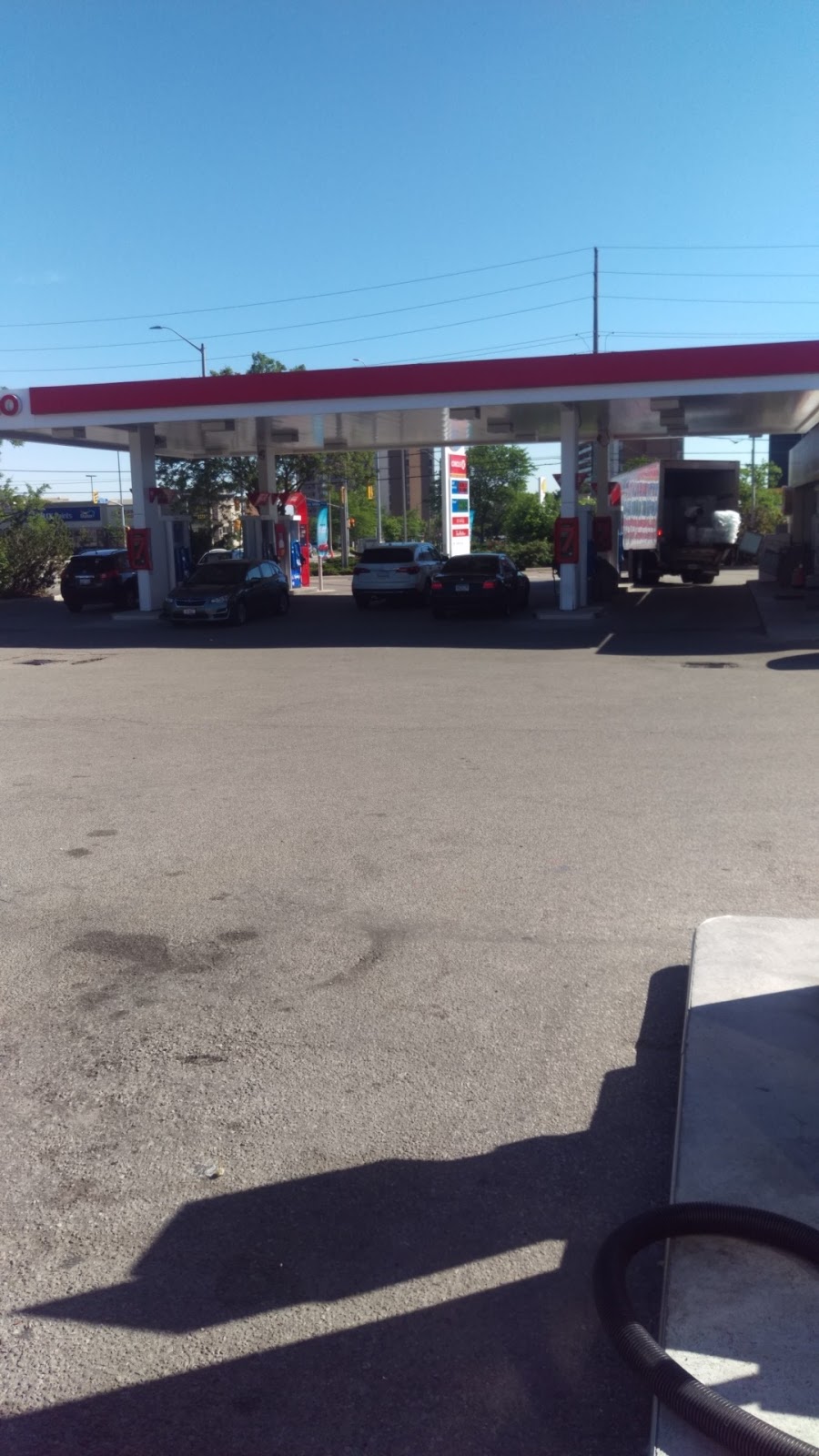 Esso | 2185 Leanne Blvd, Mississauga, ON L5K 2K8, Canada | Phone: (905) 823-4845