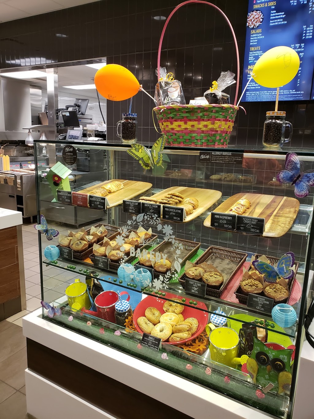 McDonalds | 457 Sterling Lyon Pkwy, Winnipeg, MB R3P 1J9, Canada | Phone: (204) 949-0923