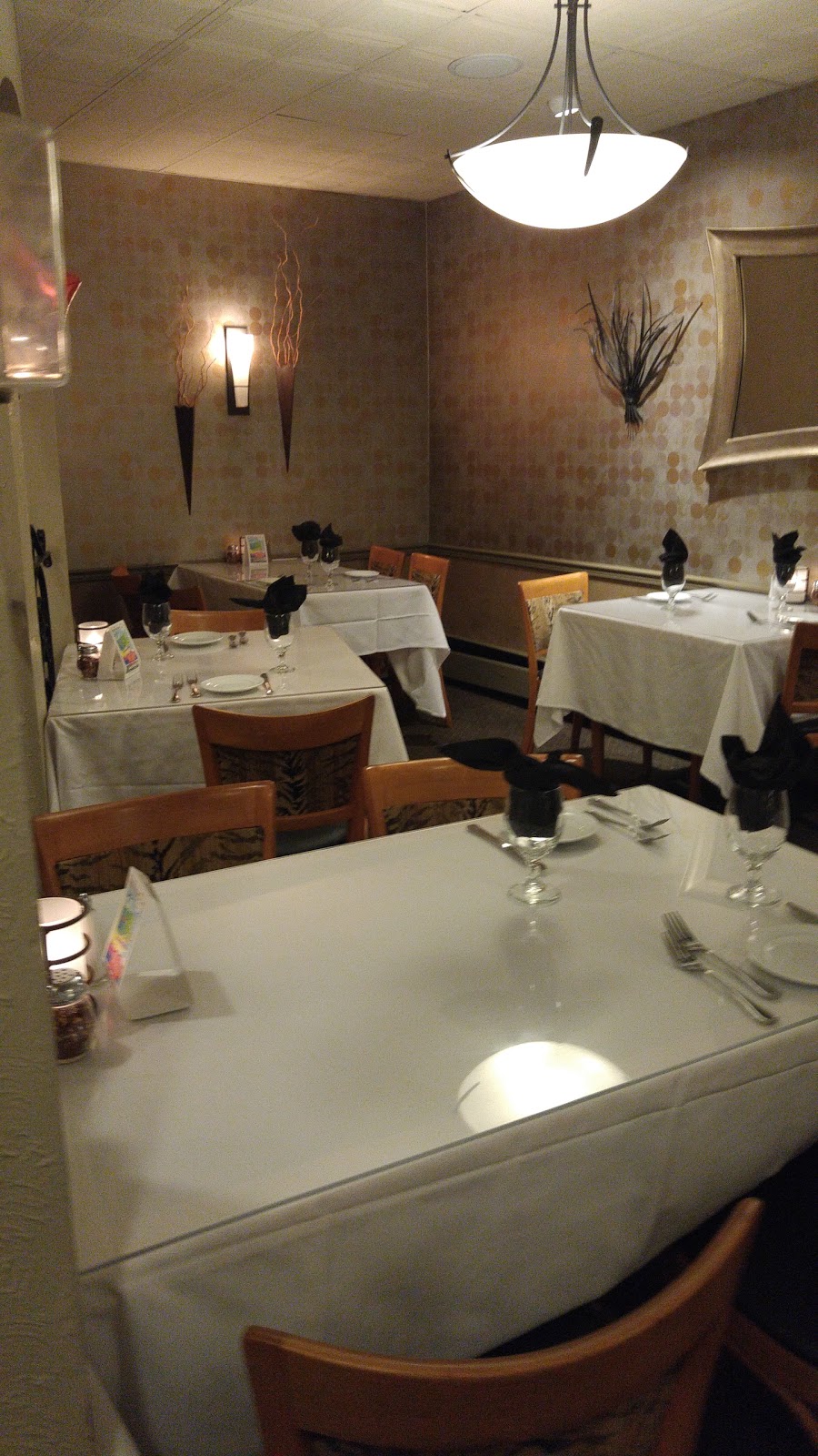 Fortuna’s Restaurant & Banquets | 827 19th St, Niagara Falls, NY 14301, USA | Phone: (716) 282-2252