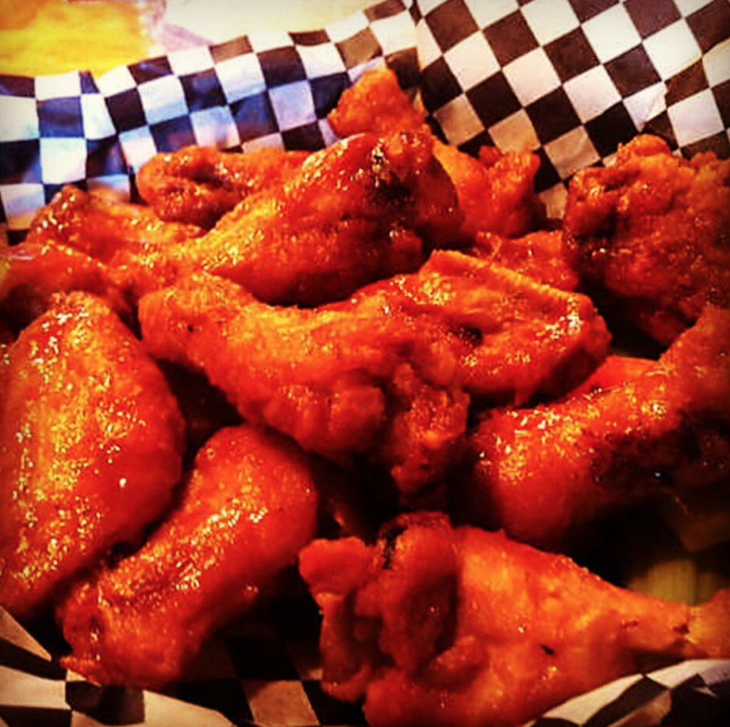 Captains Sports Lounge & Grill | 6535 4 St NE, Calgary, AB T2K 5C7, Canada | Phone: (403) 457-1603