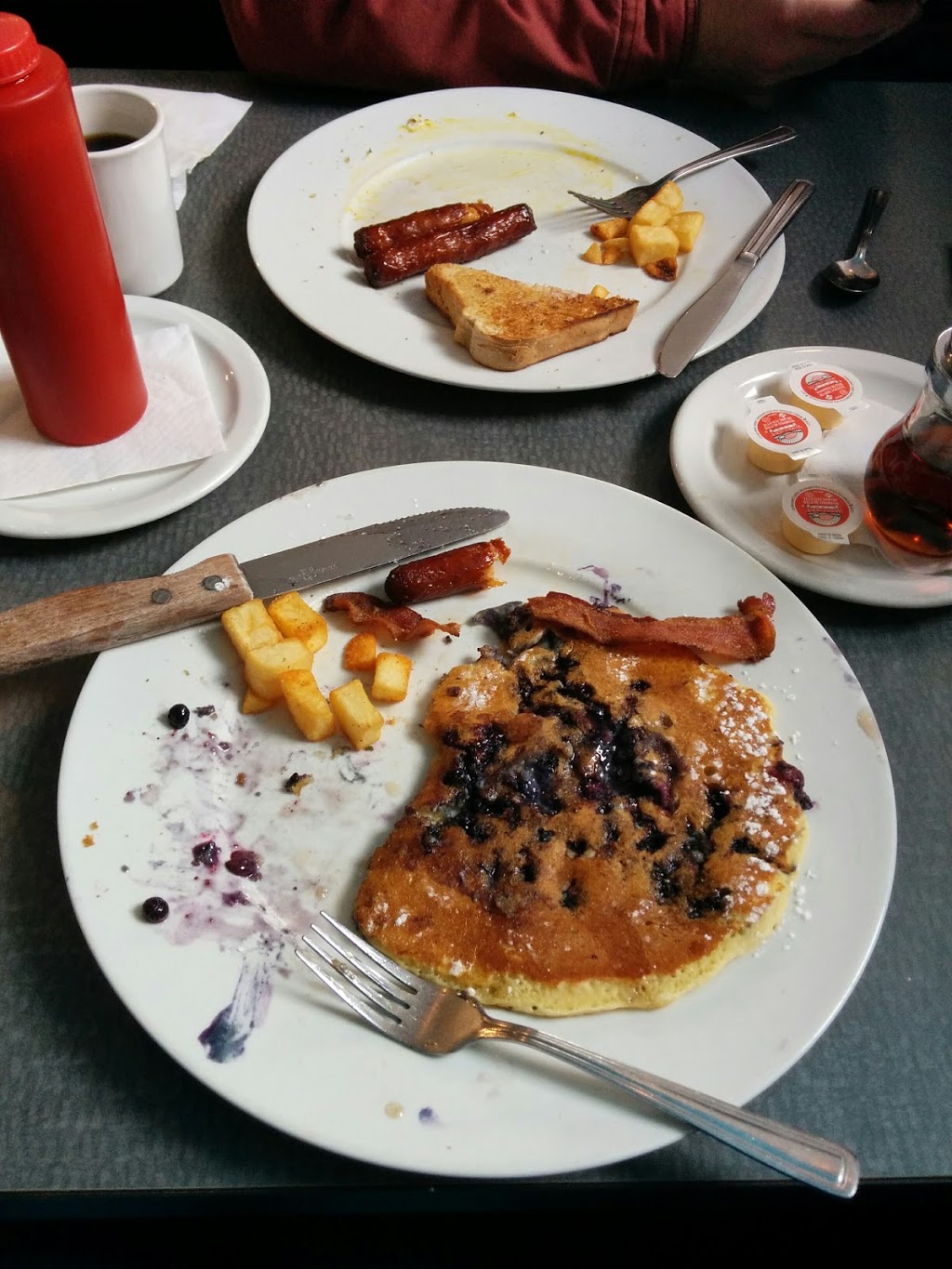 Sandee’s Restaurant | 994 Notre Dame St, Embrun, ON K0A 1W0, Canada | Phone: (613) 370-0771