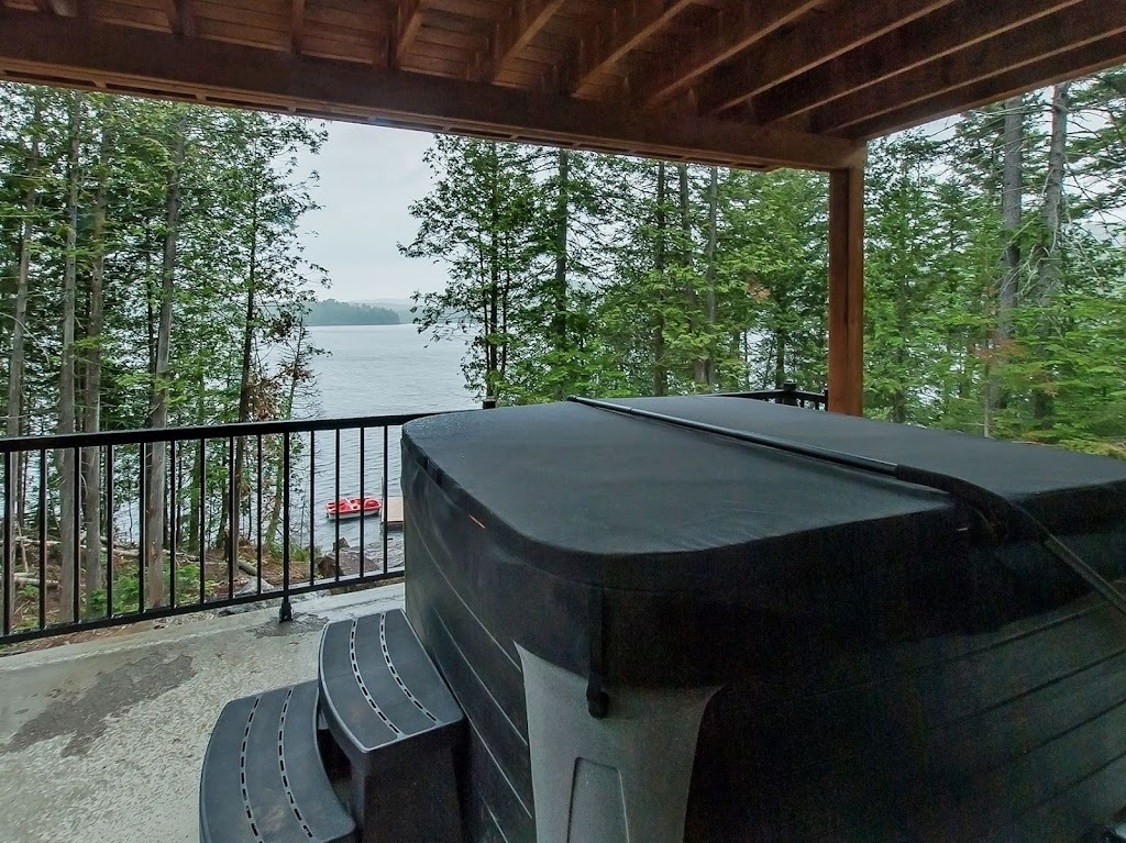 Chalet La Souche | 715 Chem. du Lac-Fidèle, Matawinie, QC J0K 3K0, Canada | Phone: (514) 402-2837