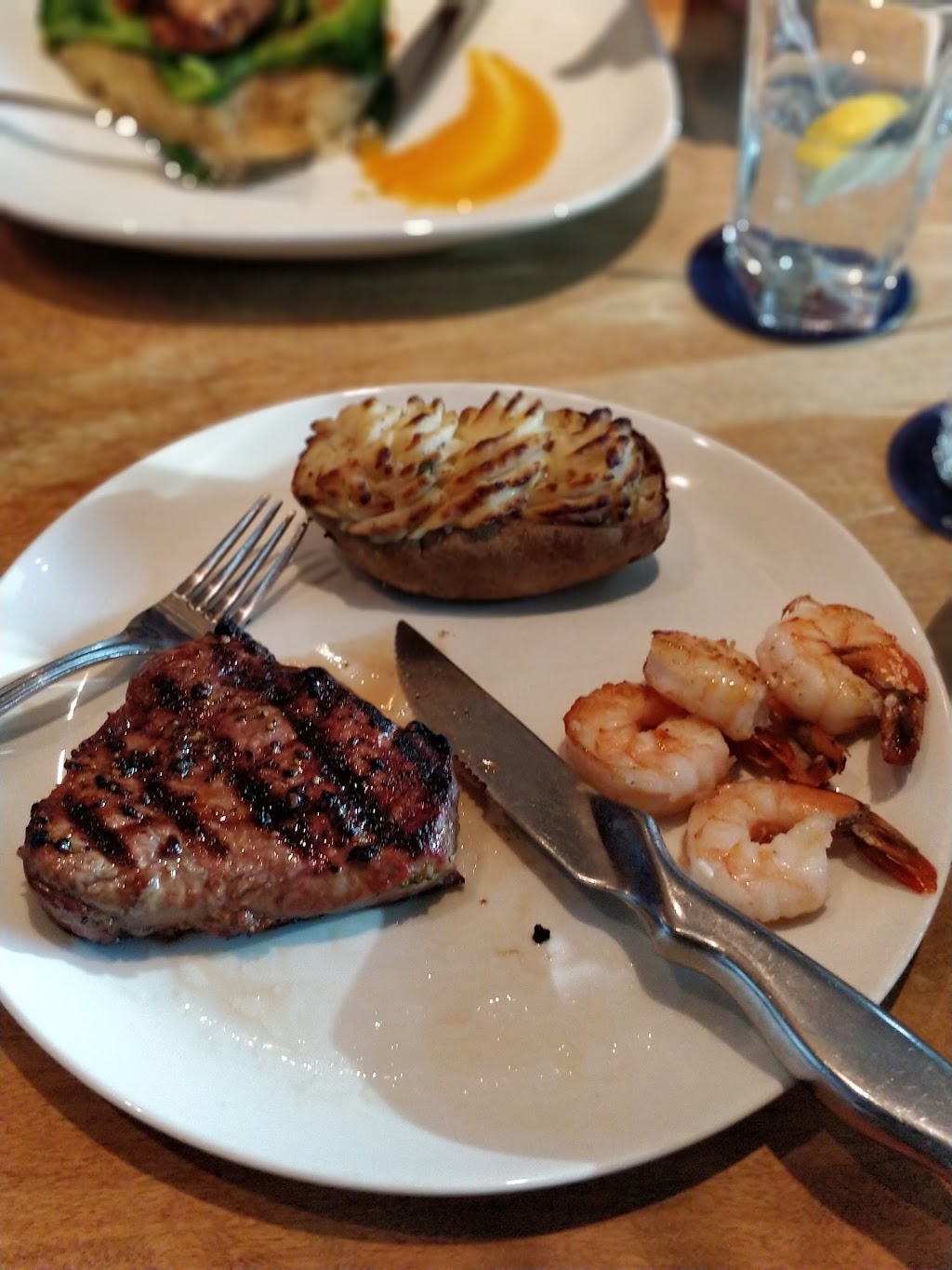 Moxies Grill & Bar | 2959 Argentia Rd, Mississauga, ON L5N 0A2, Canada | Phone: (905) 567-5511