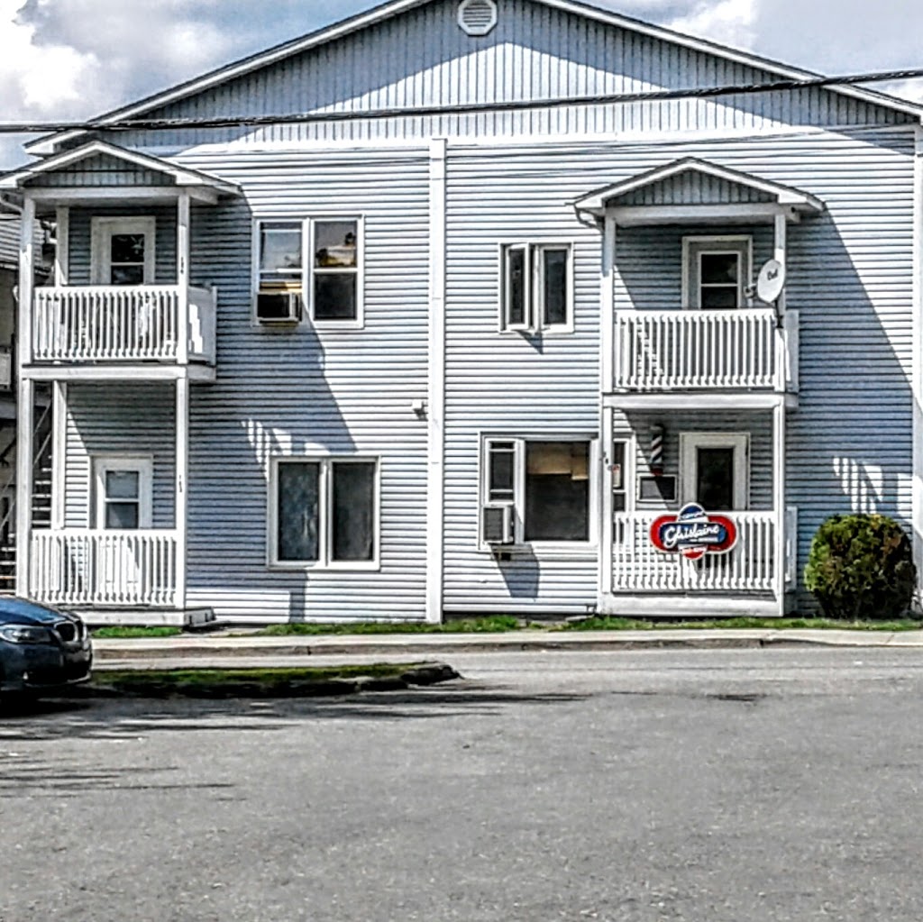 Salon Ghislaine | 180 Rue Saint-Pierre, East Angus, QC J0B 1R0, Canada | Phone: (819) 832-3255