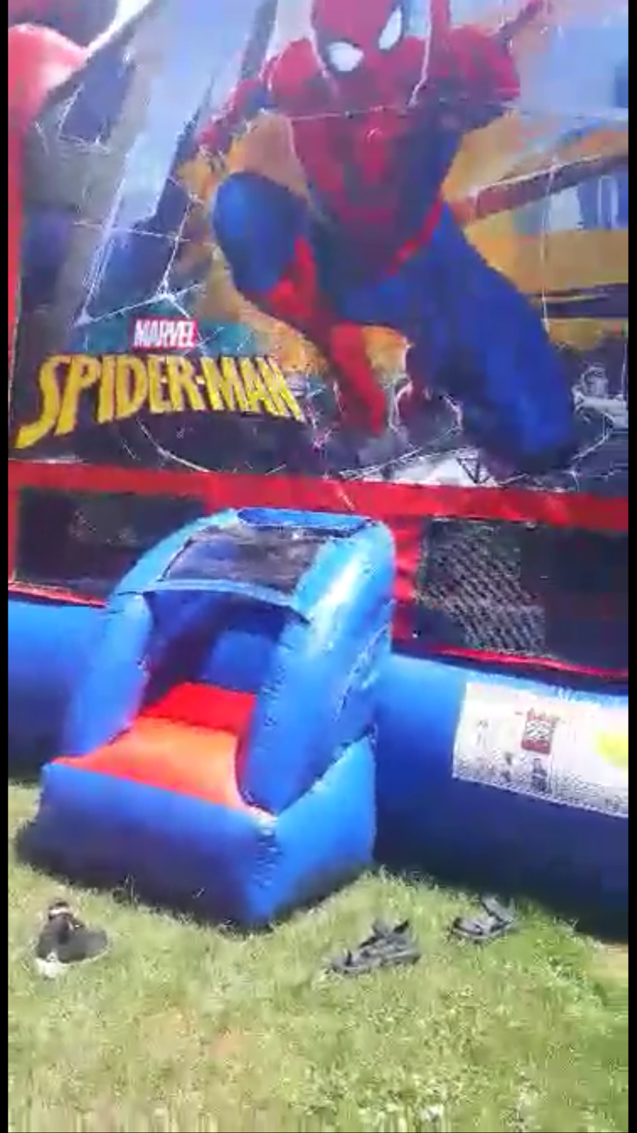 Inflatable Bouncy Castles | 201 White Oaks Ct, Whitby, ON L1P 1A1, Canada | Phone: (905) 926-2716