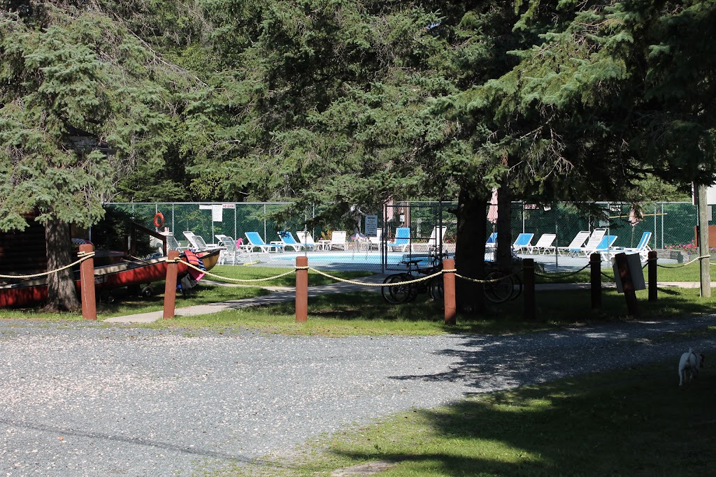 Tallpine Lodges - A Romantic Adult only Getaway! | 800 W Hawk Blvd, West Hawk Lake, MB R0E 2H0, Canada | Phone: (204) 349-2209