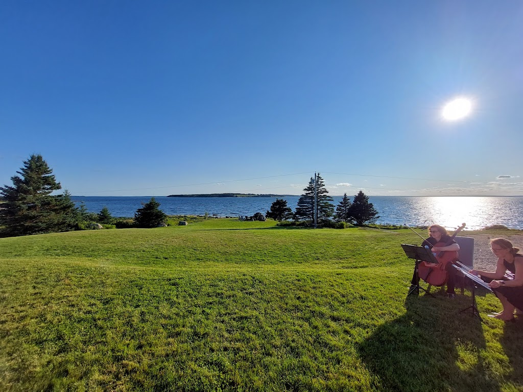 Harbour Mist | 60 Oceanview Dr, Hubbards, NS B0J 1T0, Canada | Phone: (902) 293-0044
