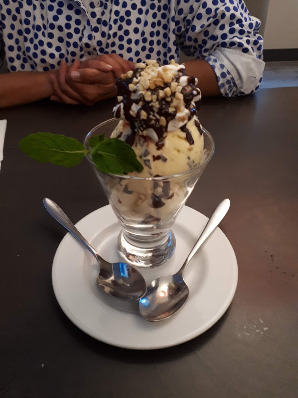 Trendz Cafe & Wine Bar | 15 Spectacle Lake Dr, Dartmouth, NS B3B 0A7, Canada | Phone: (902) 446-3782