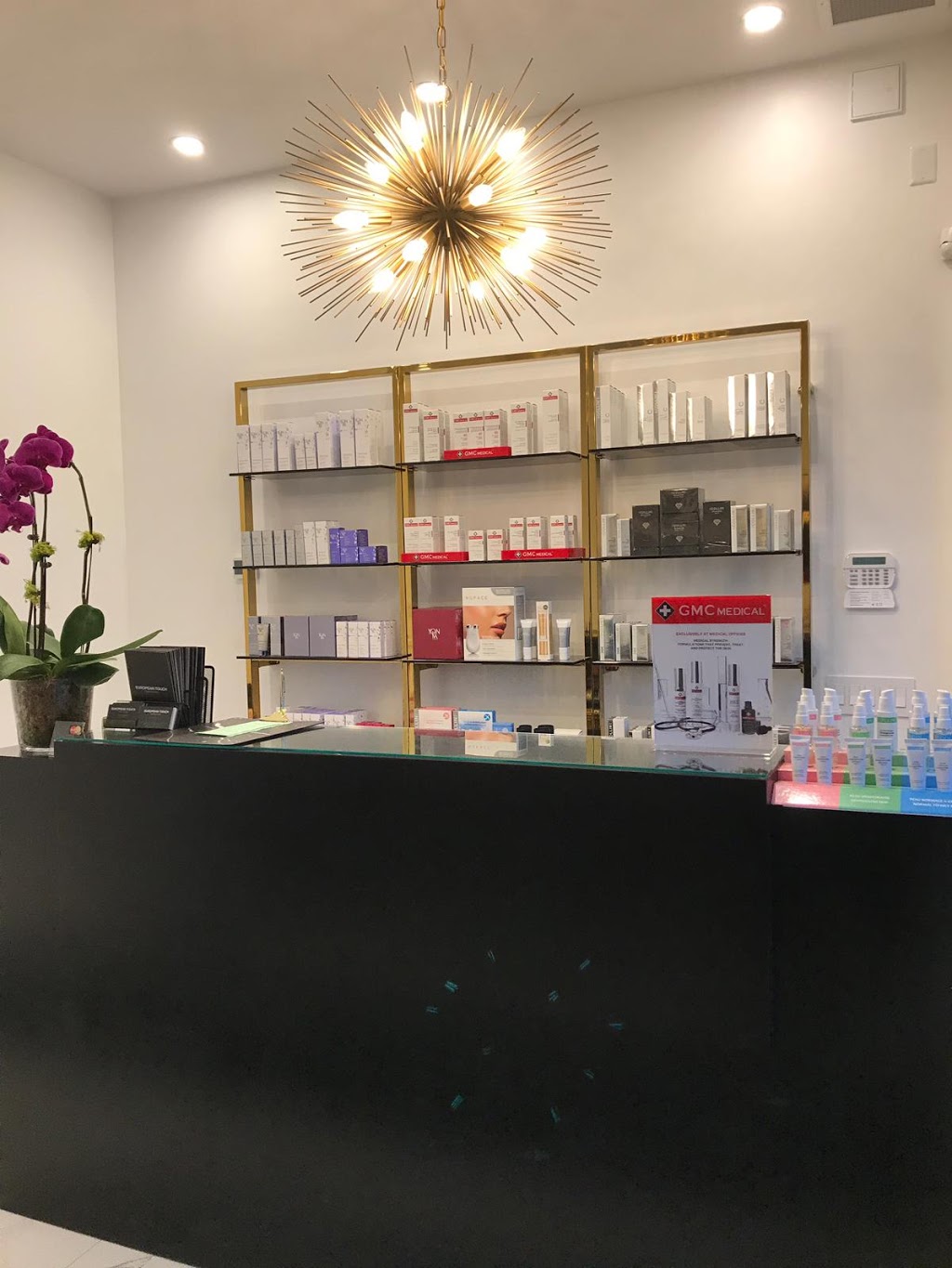 European Touch Beauty Centre | 5027 Hurontario St, Mississauga, ON L4Z 3X7, Canada | Phone: (905) 890-3773