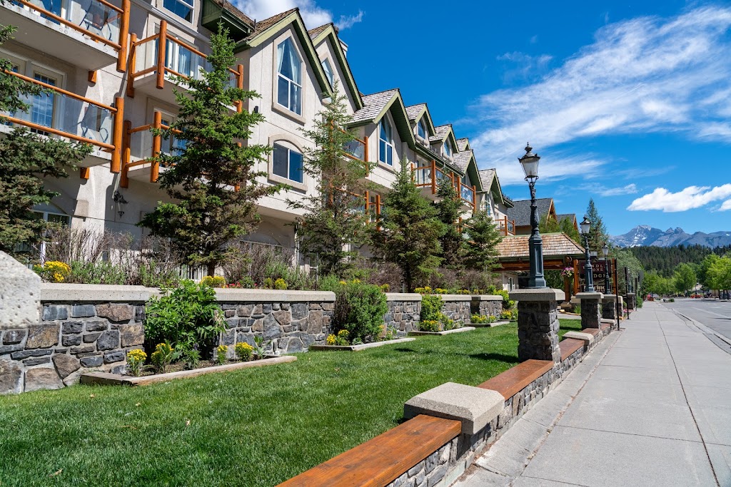 The Rundlestone Lodge | 537 Banff Ave, Banff, AB T1L 1A6, Canada | Phone: (403) 762-2201
