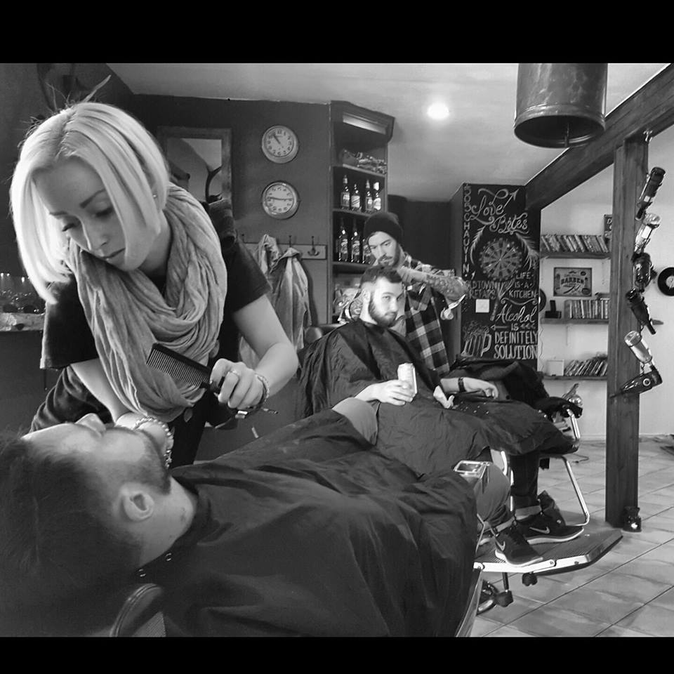 Les Barbares | 135 Boulevard Curé-Labelle, Sainte-Rose, QC H7L 2Z1, Canada | Phone: (450) 937-7909