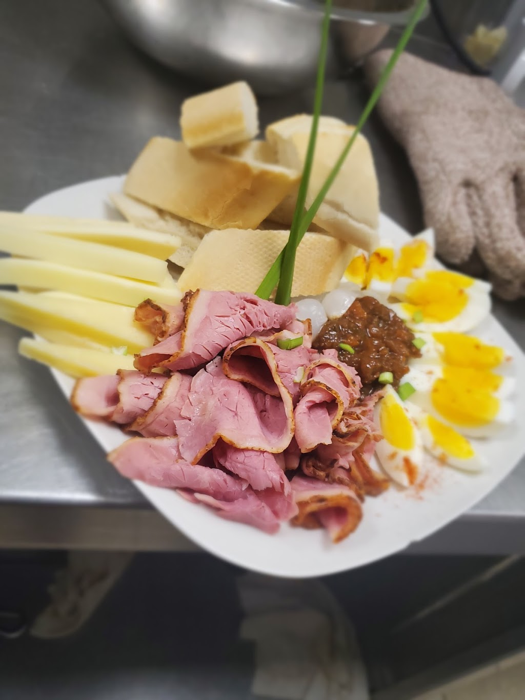 The Old Familiar | 29 Coldwater Rd, Coldwater, ON L0K 1E0, Canada | Phone: (705) 321-2482