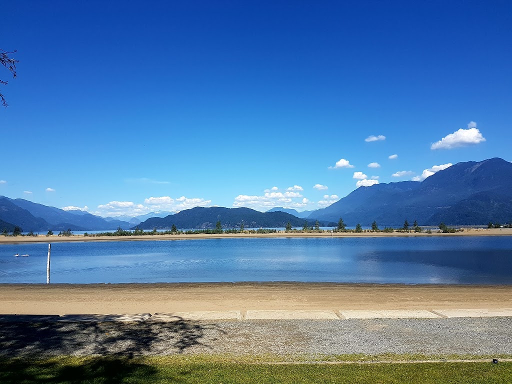 Muddy Waters Cafe | 328 Esplanade Ave, Harrison Hot Springs, BC V0M 1K0, Canada | Phone: (604) 796-5563