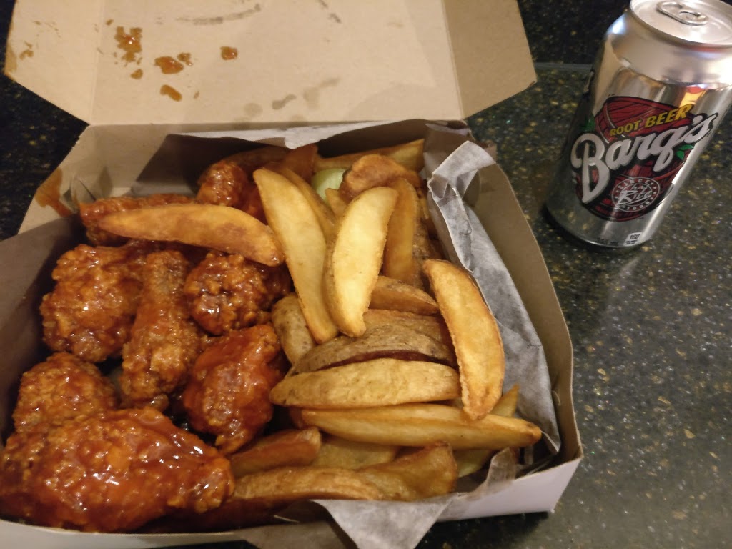 Red Rockets Wings and Ribs | 15 Wellington St N, Hamilton, ON L8R 1M7, Canada | Phone: (289) 389-2222