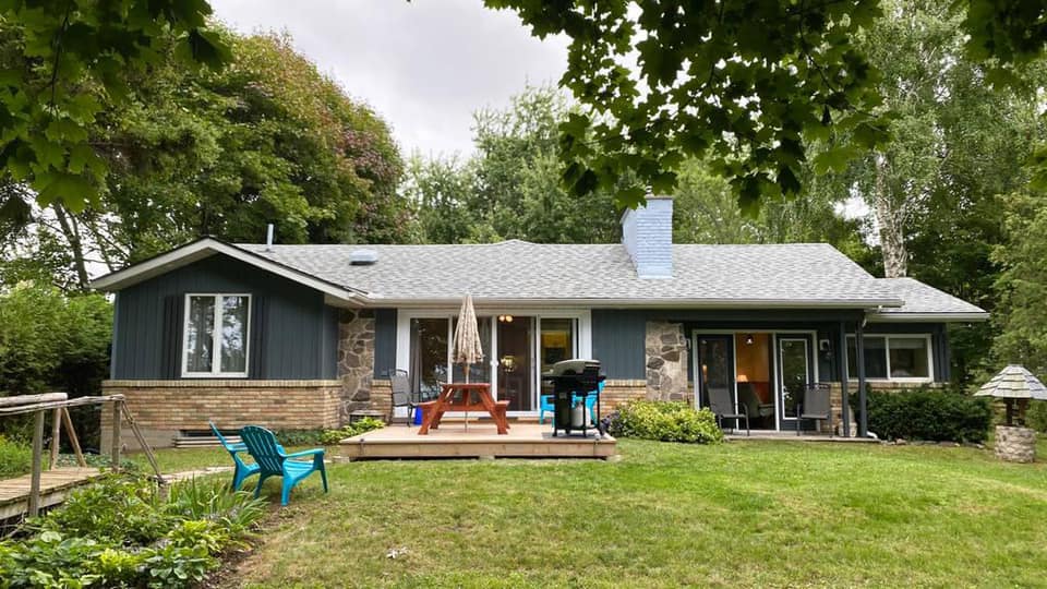 Bluewater Sunset Cottage | 72347 Bluewater Hwy, Dashwood, ON N0M 1N0, Canada | Phone: (416) 417-8325