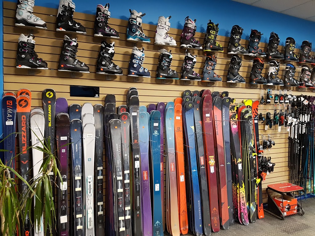 Ski Mode Claude Adam | 2655 Rue King Ouest Local 136, Sherbrooke, QC J1L 2G4, Canada | Phone: (819) 565-8626