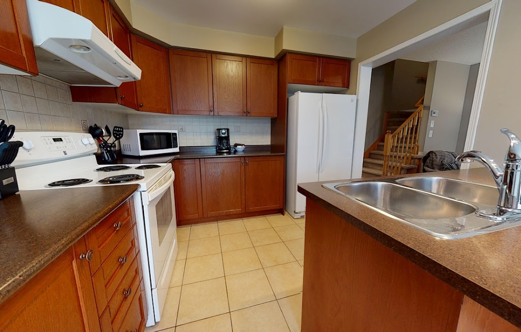 Premiere Suites | Mikalda Rd, Burlington, ON L7M 0K8, Canada | Phone: (888) 575-7808