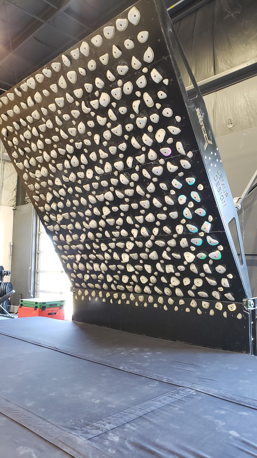 Seven Bays Bouldering | 114 Chain Lake Dr, Halifax, NS B3S 1B1, Canada | Phone: (902) 406-0662
