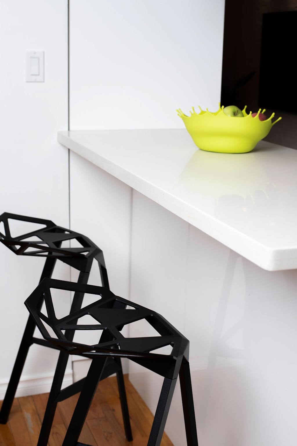 AM Modern Interiors | 2030 Bristol Cir Suite 210, Oakville, ON L6H 6P5, Canada | Phone: (905) 399-3526