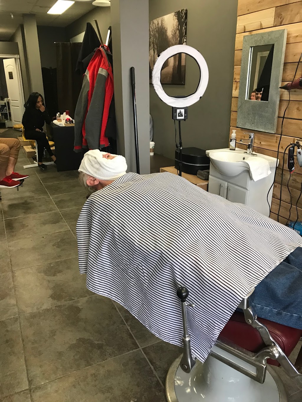 Chopped & Faded Gentlemen’s Barbershop | hair care | 2823 Kingston Rd, Scarborough, ON M1M 1N2, Canada | 4167169334 OR +1 416-716-9334
