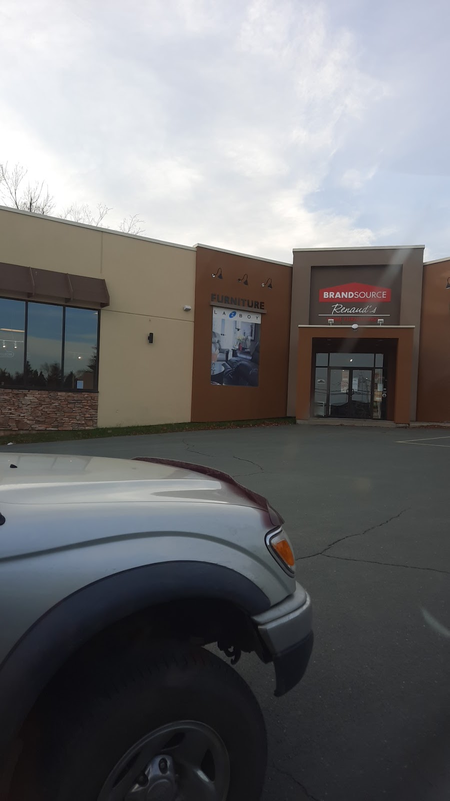 Renauds BrandSource Home Furnishings | 2351 King George Hwy, Miramichi, NB E1V 6S3, Canada | Phone: (506) 773-9408
