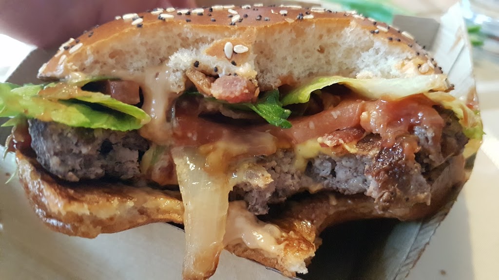 McDonalds | 100 Jamieson Pkwy, Cambridge, ON N3C 4B3, Canada | Phone: (519) 220-1617