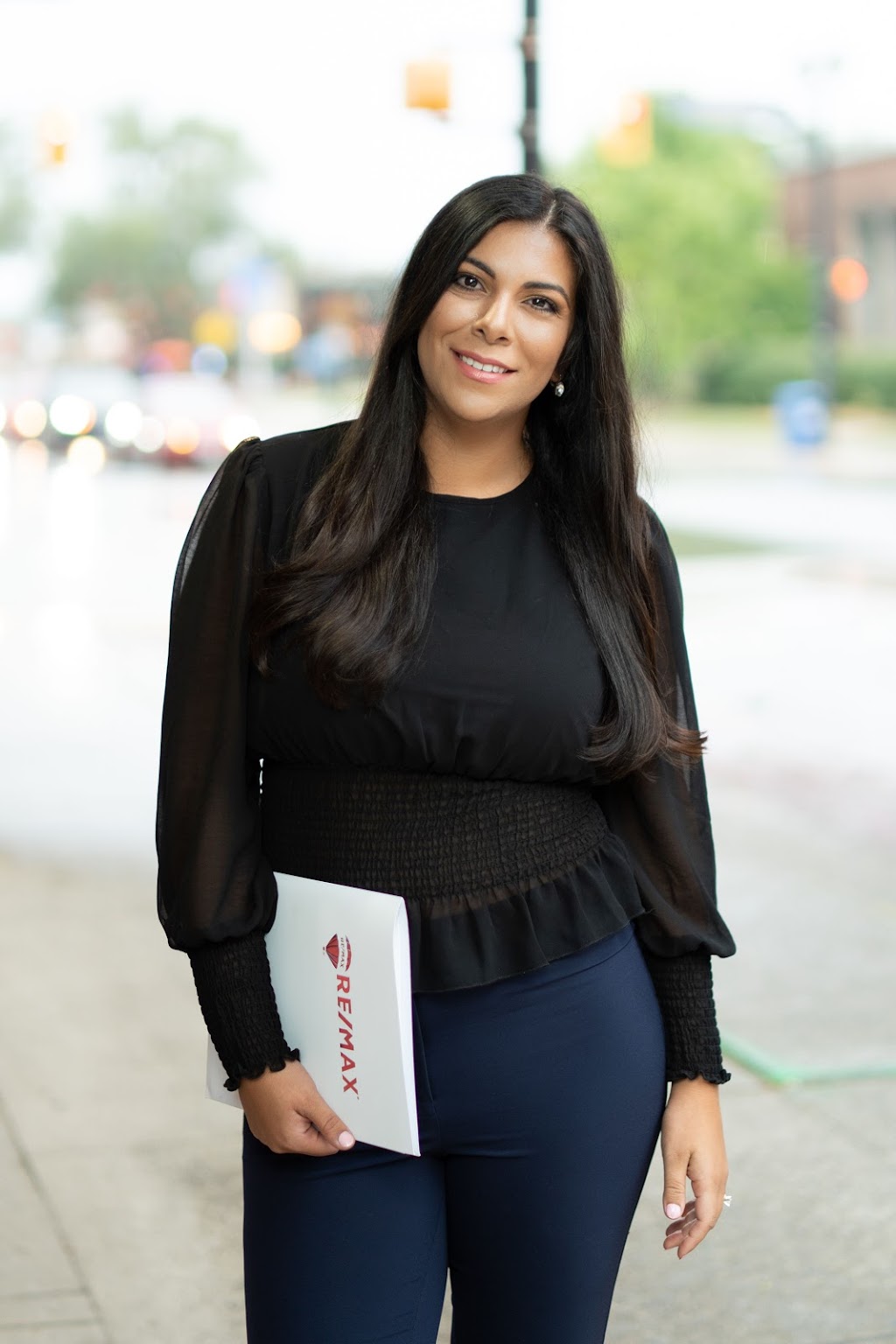 Nicole De Luca- Owen RE/MAX Escarpment Realty Inc., Brokerage | 860 Queenston Rd, Stoney Creek, ON L8G 4A8, Canada | Phone: (905) 545-1188