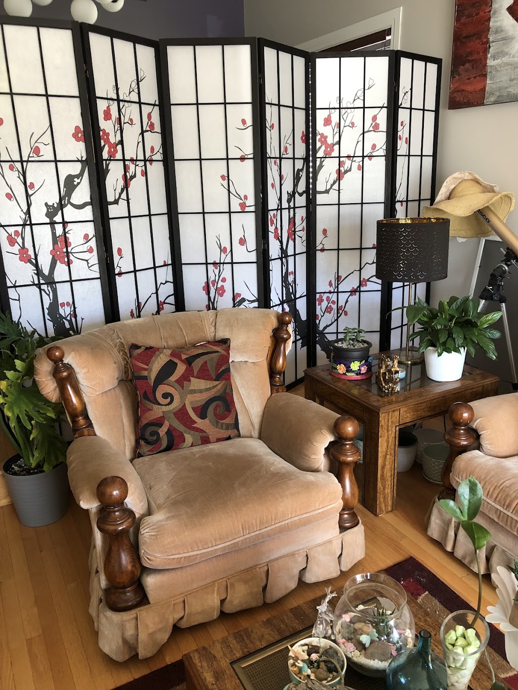 Calm Waves Therapeutic Massage and Wellness | 1120 48 St NW, Edmonton, AB T6L 4C4, Canada | Phone: (587) 597-1667