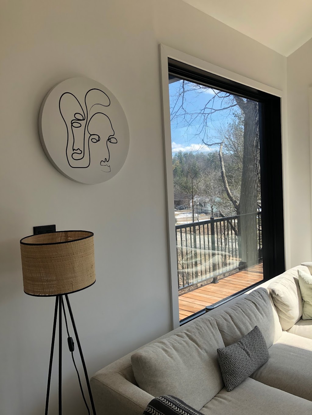 SLOW. Interieur | 485 Chem. Fogarty A, Val-des-Monts, QC J8N 7S4, Canada | Phone: (873) 455-2686