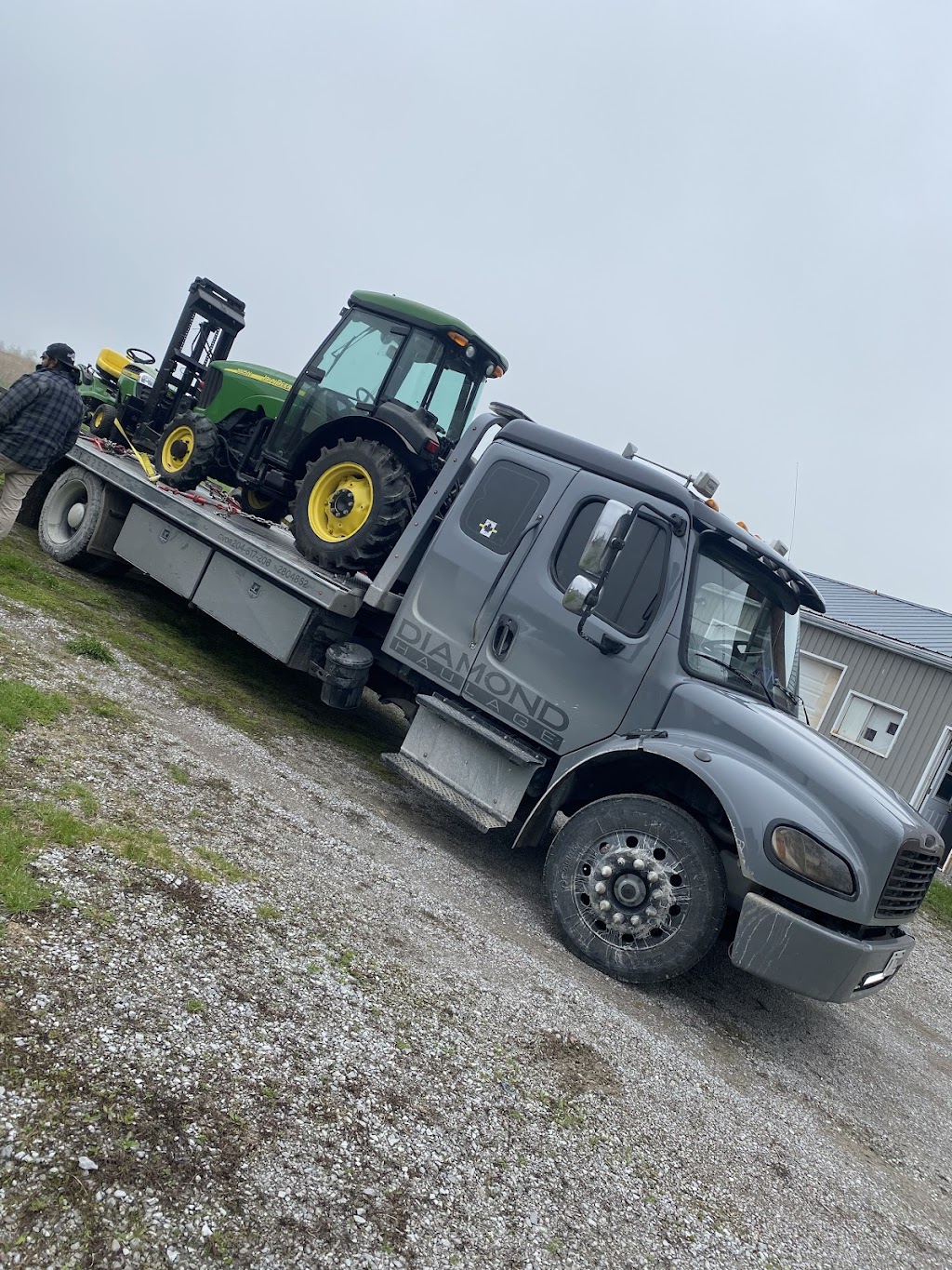 Diamond haulage | 883 Krosno Blvd, Pickering, ON L1W 1H2, Canada | Phone: (647) 961-9257