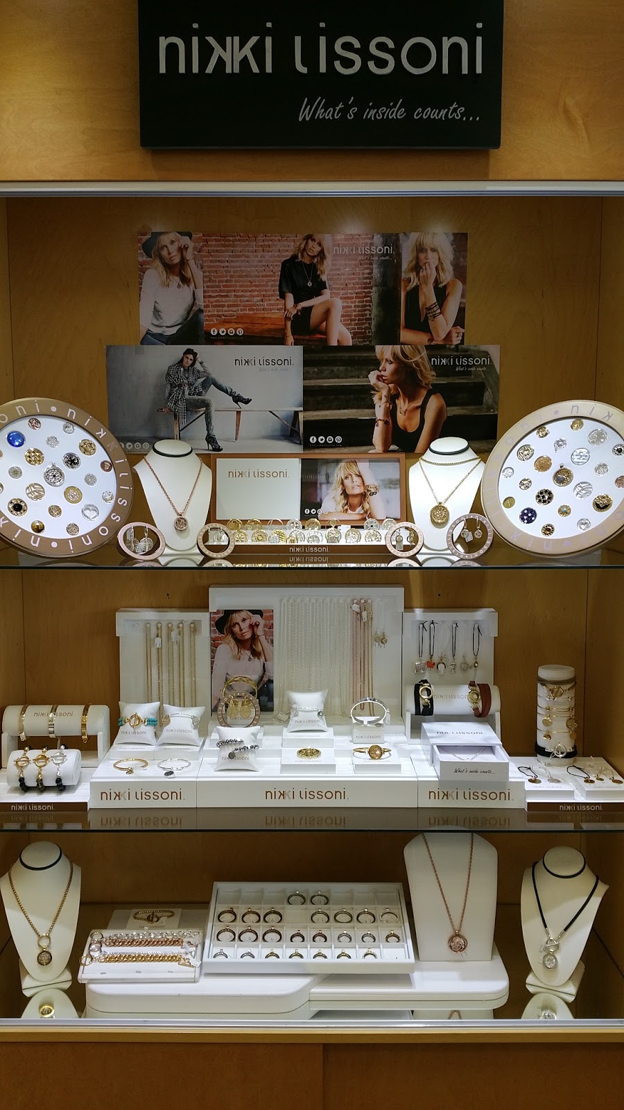 Gold Star Jewelers | 25 Amy Croft Dr, Windsor, ON N9K 1C7, Canada | Phone: (519) 735-9002